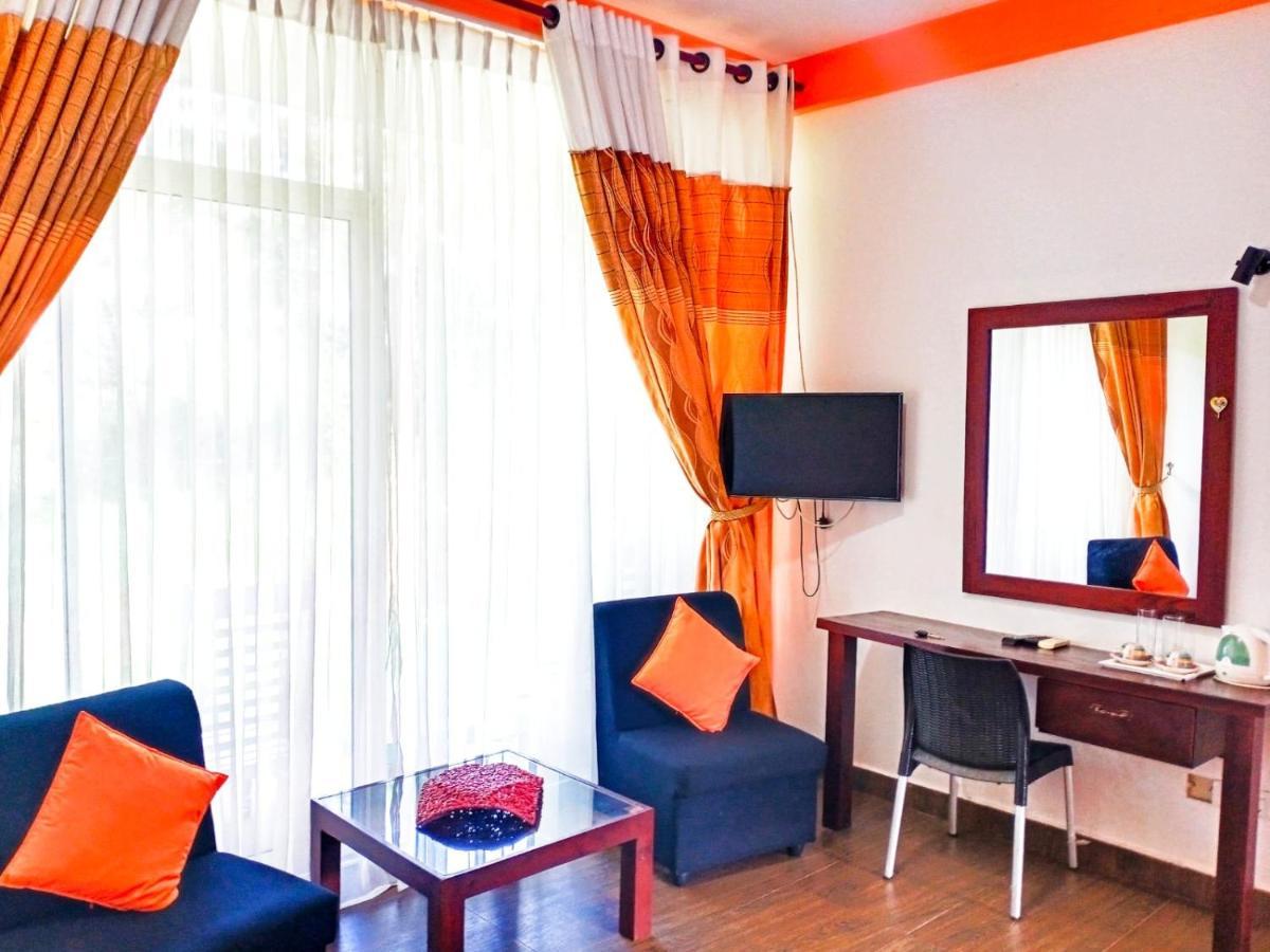 Bridge Hotel Negombo Kimbulapitiya Екстериор снимка