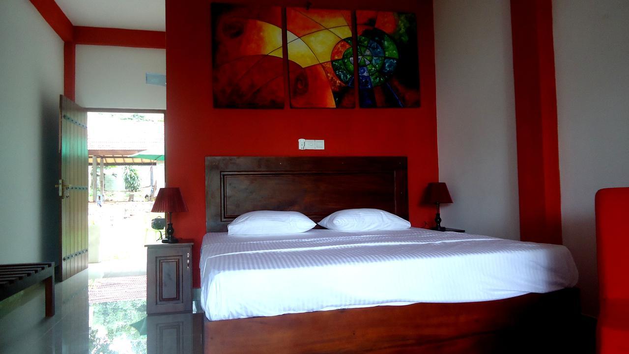 Bridge Hotel Negombo Kimbulapitiya Екстериор снимка