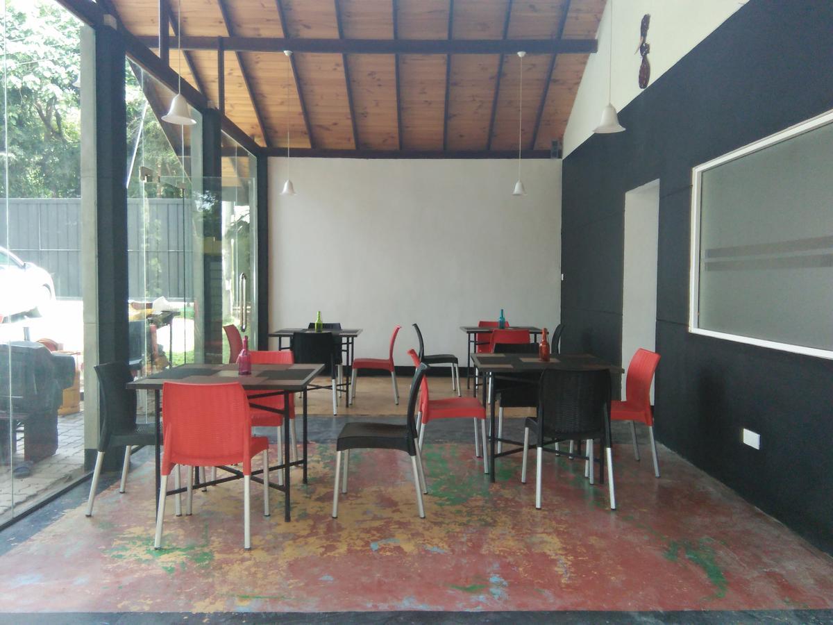 Bridge Hotel Negombo Kimbulapitiya Екстериор снимка