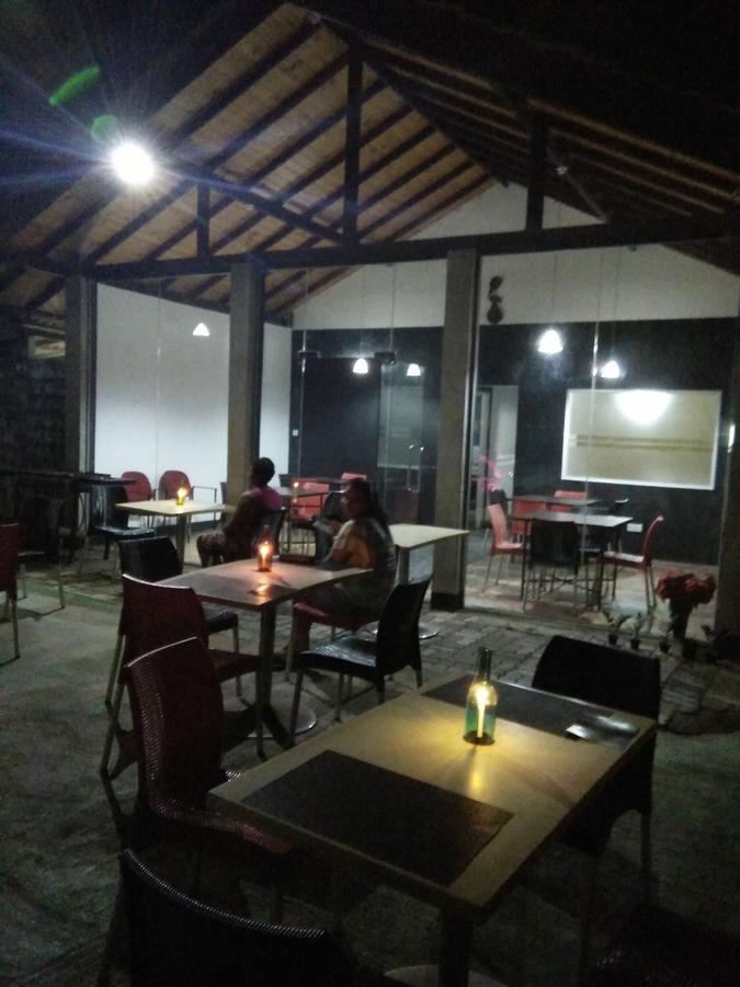 Bridge Hotel Negombo Kimbulapitiya Екстериор снимка