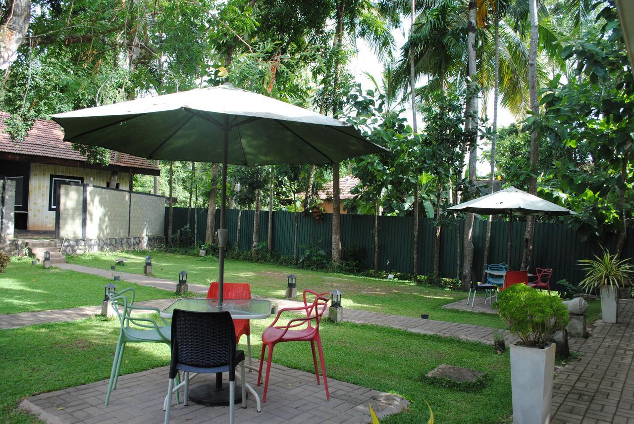 Bridge Hotel Negombo Kimbulapitiya Екстериор снимка
