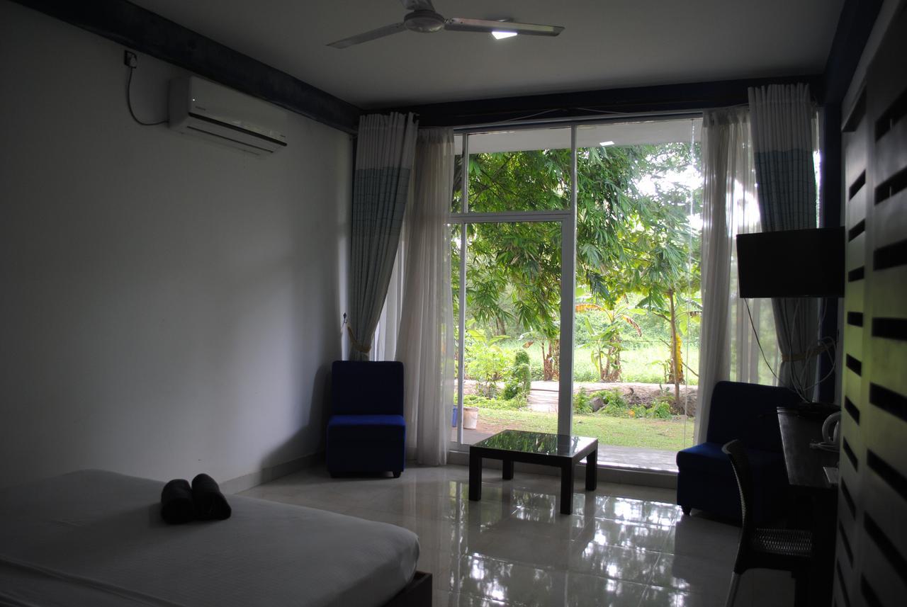 Bridge Hotel Negombo Kimbulapitiya Стая снимка