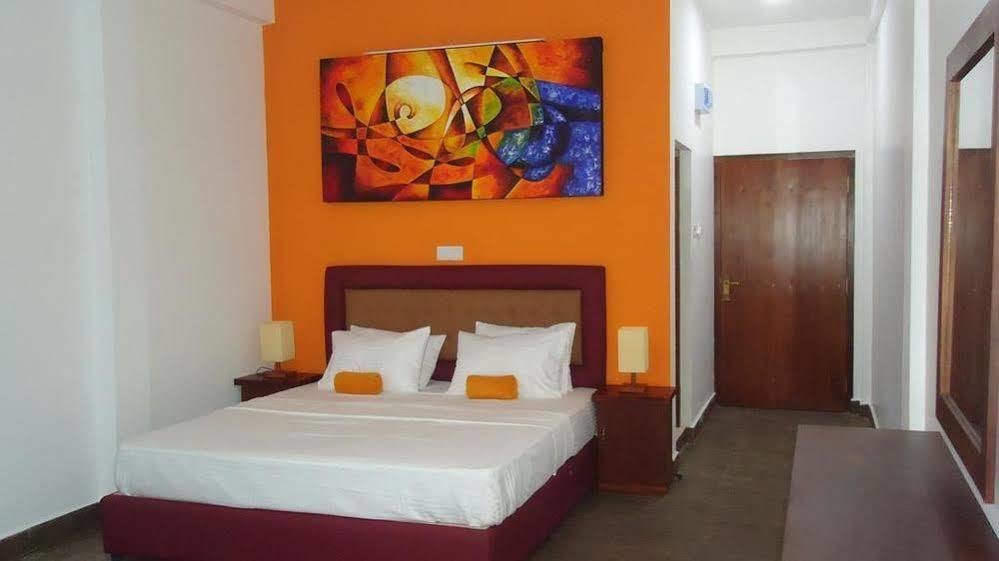 Bridge Hotel Negombo Kimbulapitiya Екстериор снимка